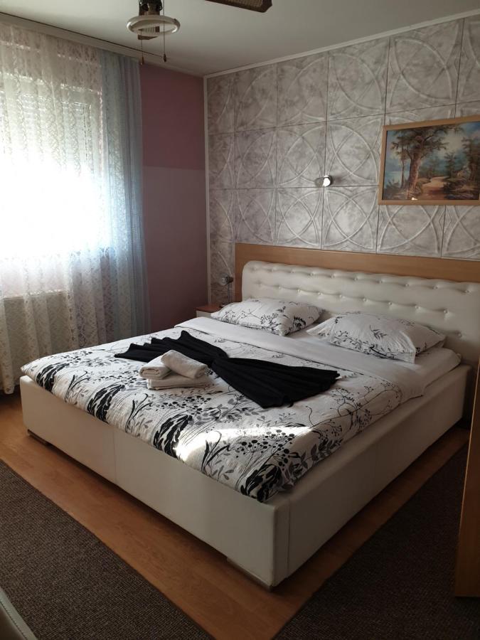 Dvokrevetna soba Deluxe s bračnim krevetom ili s 2 odvojena kreveta